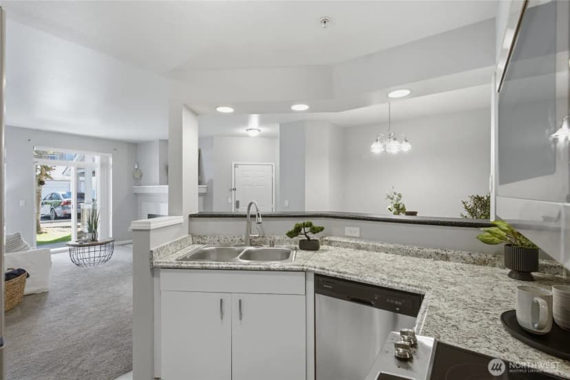 Property photo for 15300 112th Ave Ne #b104, Bothell photo 7