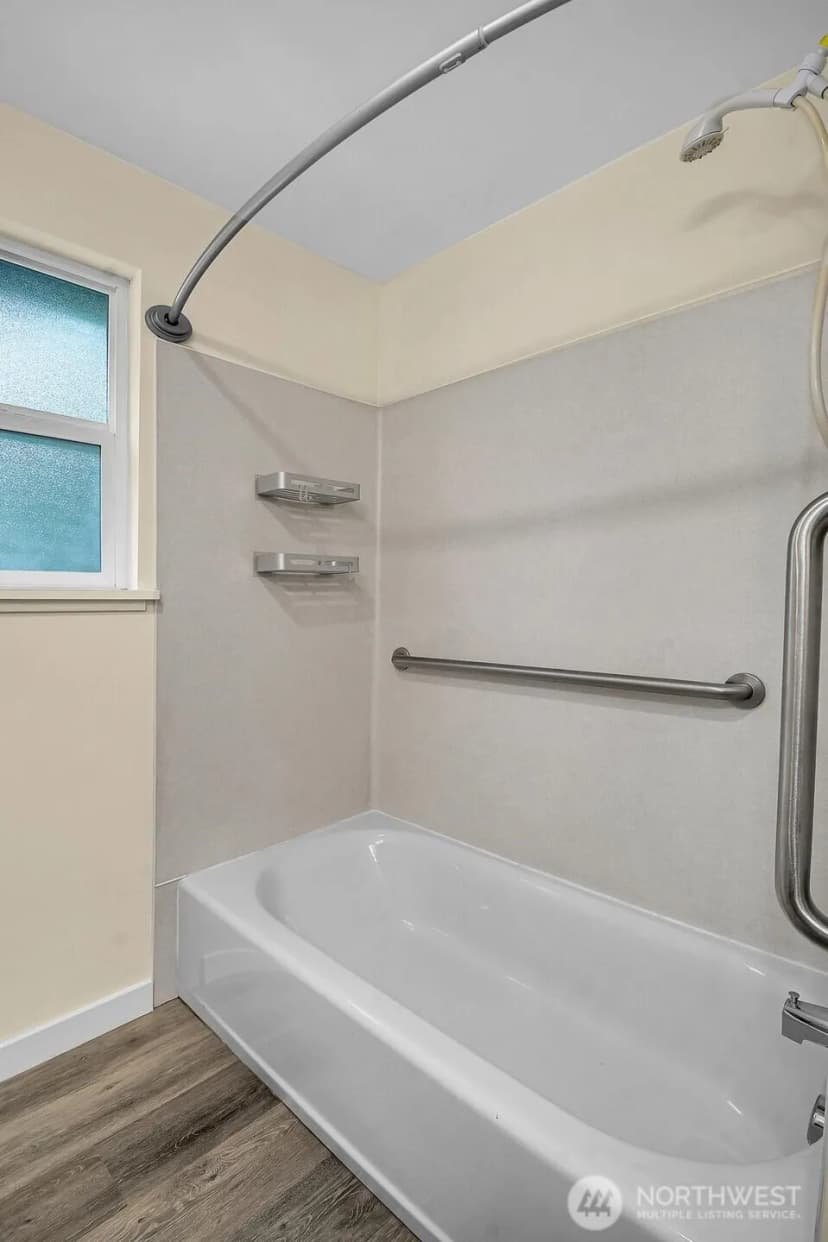 Property photo for 2224 Ne 197th Place, Shoreline photo 23