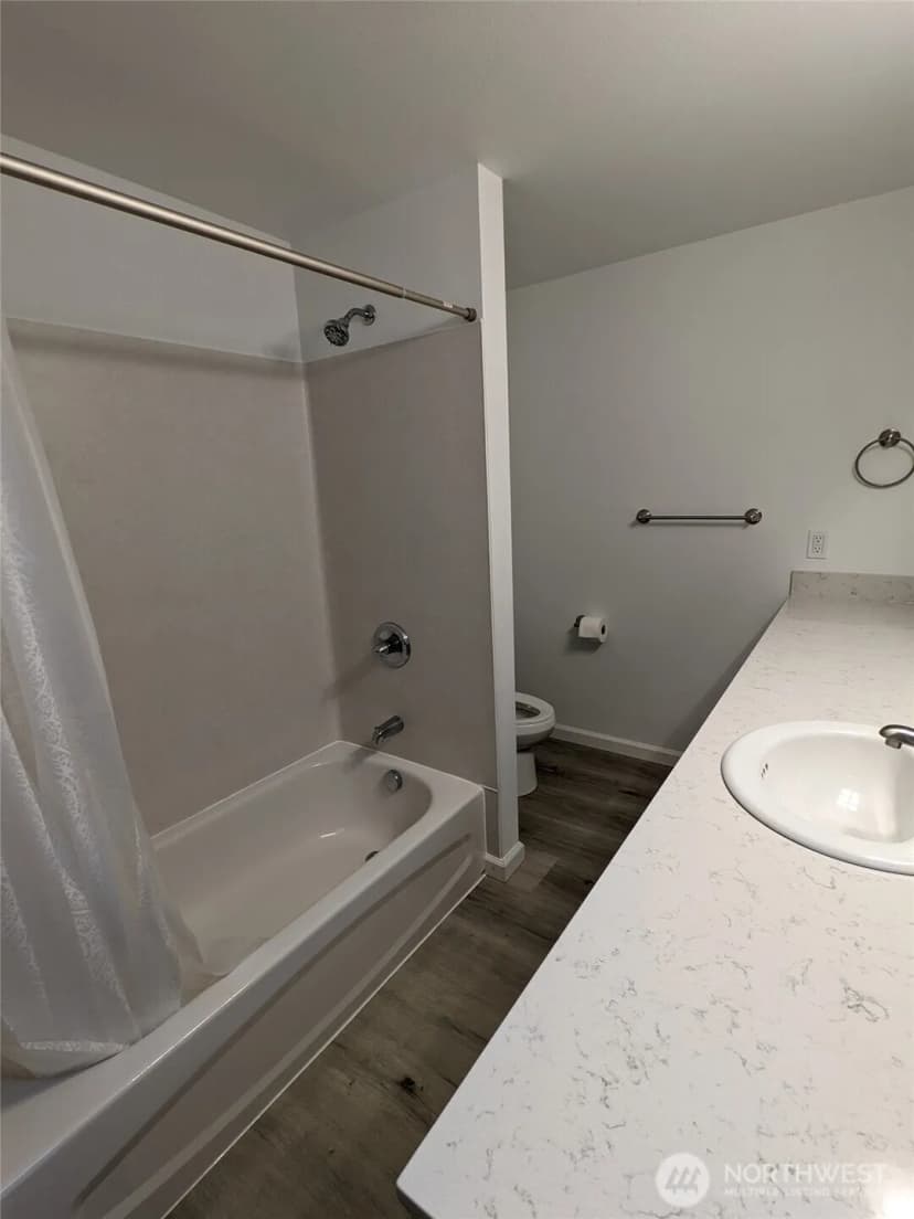 Property photo for 2224 Ne 197th Place, Shoreline photo 11