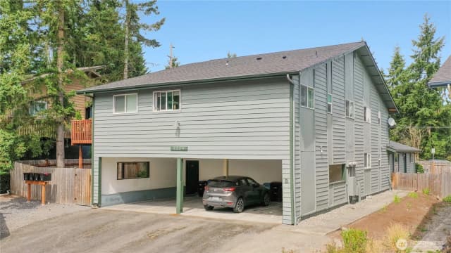 Property photo for 2224 Ne 197th Place, Shoreline photo 2
