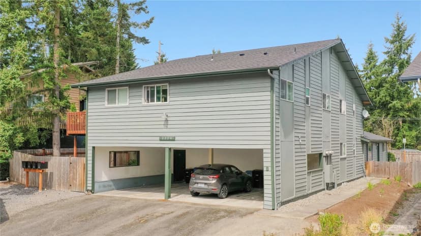 Property photo for 2224 Ne 197th Place, Shoreline photo 2