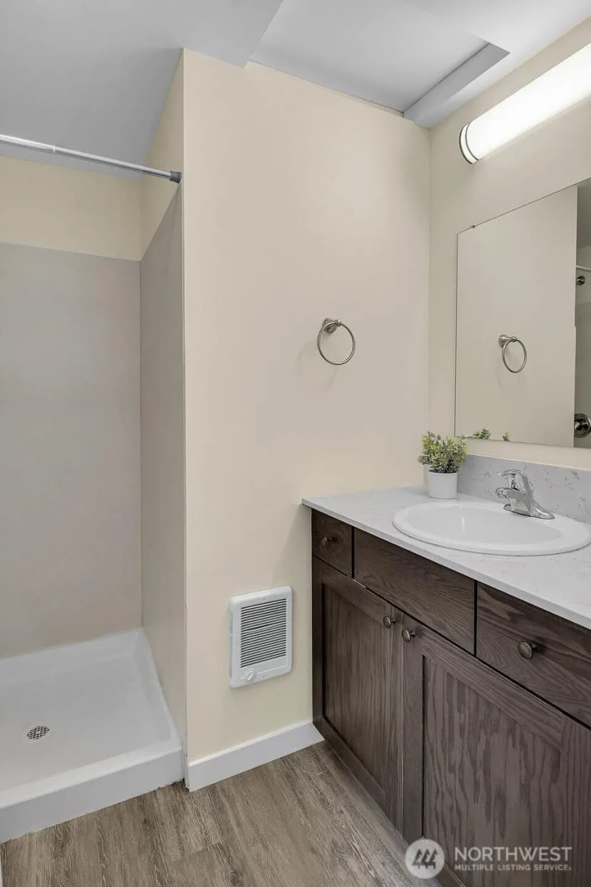 Property photo for 2224 Ne 197th Place, Shoreline photo 25