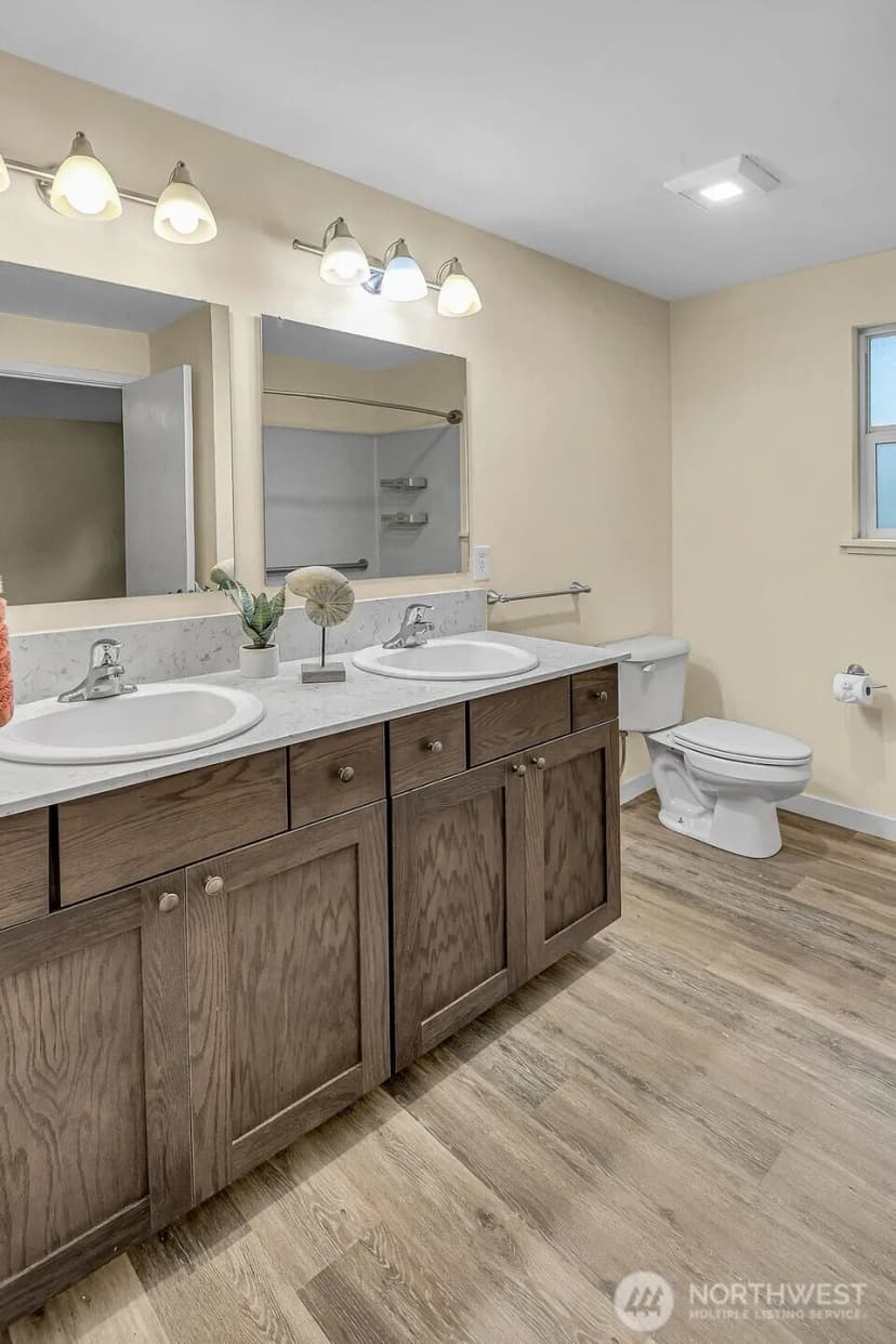 Property photo for 2224 Ne 197th Place, Shoreline photo 24