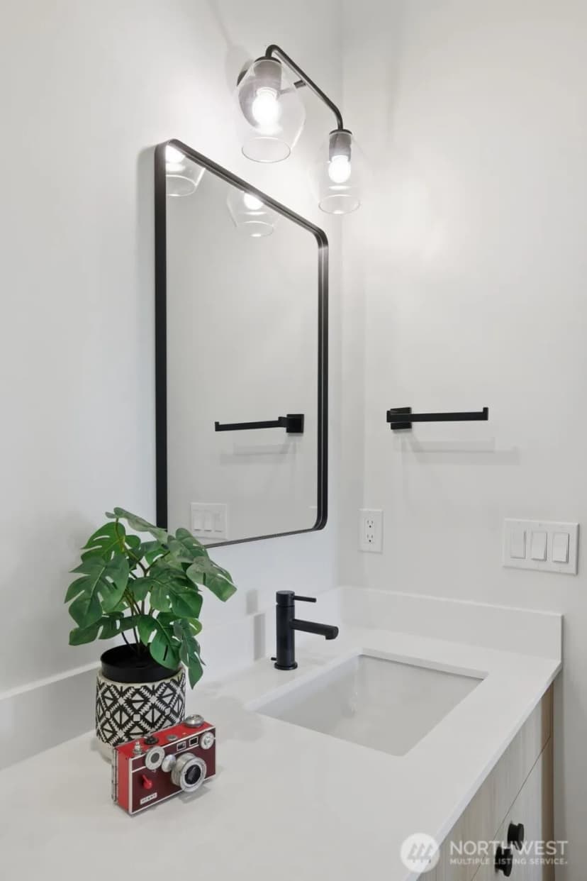 Property photo for 4517 A 35th Avenue S, Seattle photo 13