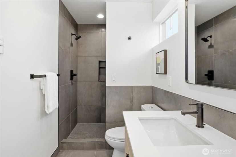 Property photo for 4517 A 35th Avenue S, Seattle photo 16