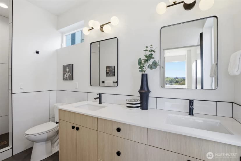 Property photo for 4517 A 35th Avenue S, Seattle photo 21