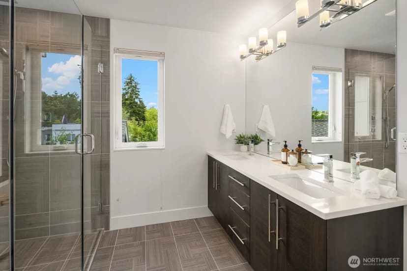 Property photo for 1729 34th Avenue, Seattle photo 19