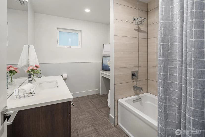 Property photo for 1729 34th Avenue, Seattle photo 32