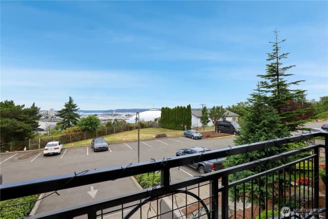 Property photo for 320 E 32nd Street #103, Tacoma photo 3