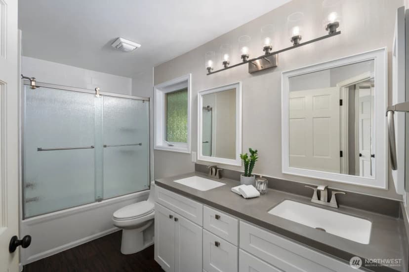 Property photo for 21603 Ne 22nd Court, Sammamish photo 28