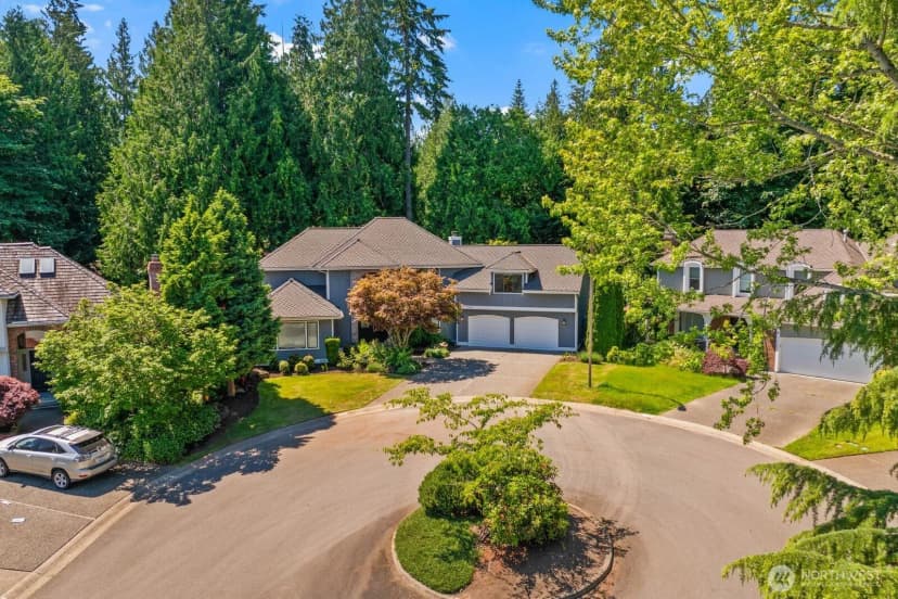 Property photo for 21603 Ne 22nd Court, Sammamish photo 2