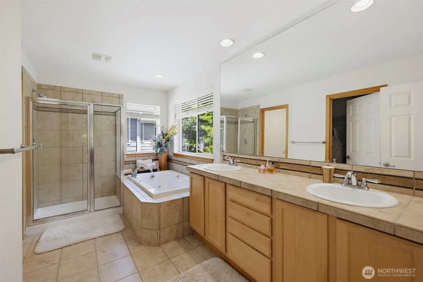 Property photo for 19824 83rd Place Ne, Kenmore photo 27