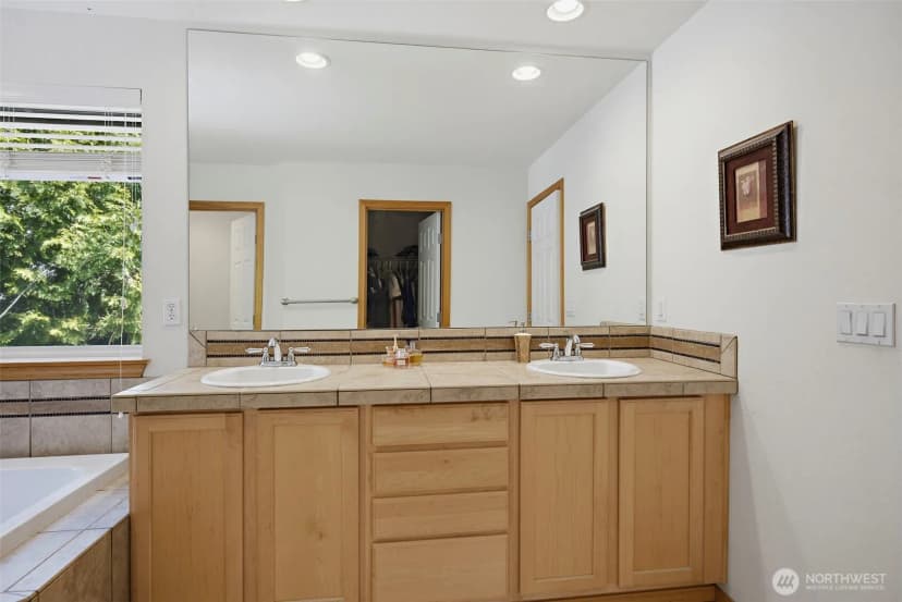 Property photo for 19824 83rd Place Ne, Kenmore photo 29