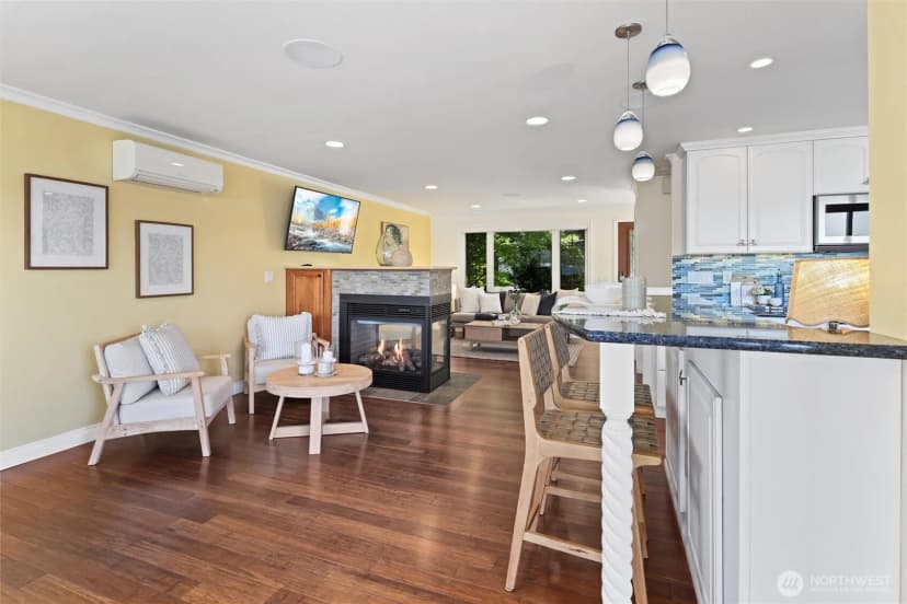 Property photo for 13133 Holmes Point Drive Ne, Kirkland photo 13