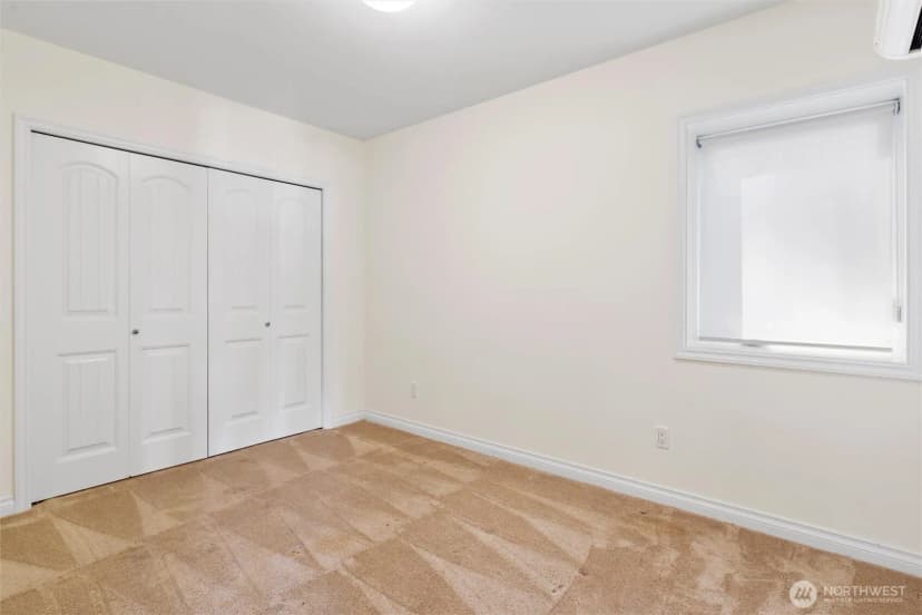 Property photo for 13133 Holmes Point Drive Ne, Kirkland photo 26