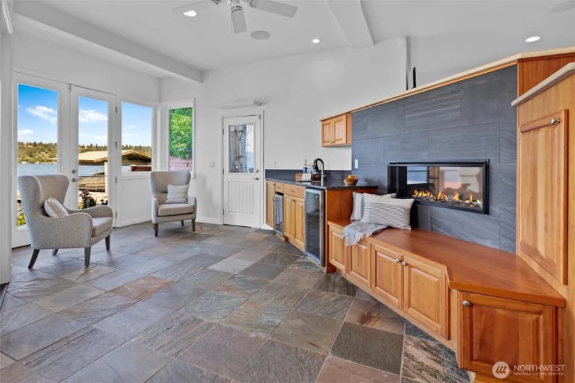 Property photo for 13133 Holmes Point Drive Ne, Kirkland photo 23
