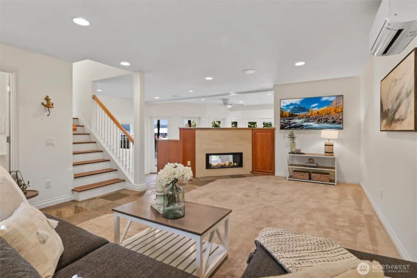 Property photo for 13133 Holmes Point Drive Ne, Kirkland photo 22