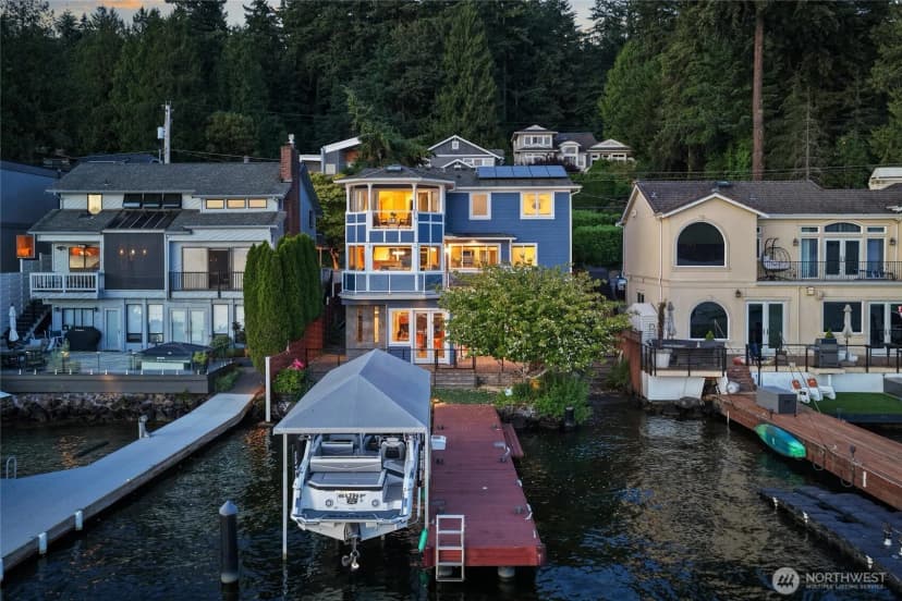 Property photo for 13133 Holmes Point Drive Ne, Kirkland