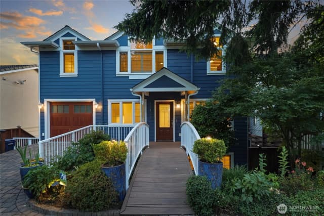 Property photo for 13133 Holmes Point Drive Ne, Kirkland photo 2