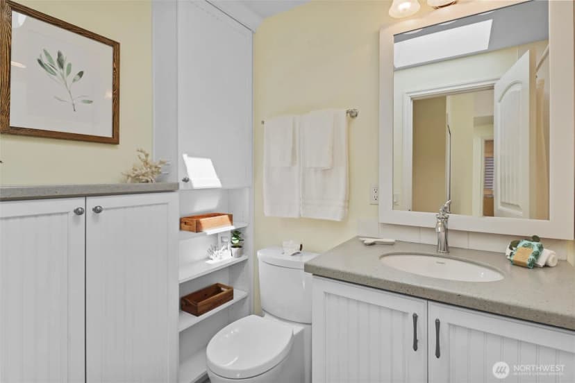 Property photo for 13133 Holmes Point Drive Ne, Kirkland photo 21