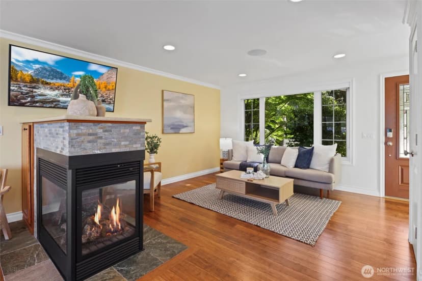 Property photo for 13133 Holmes Point Drive Ne, Kirkland photo 5