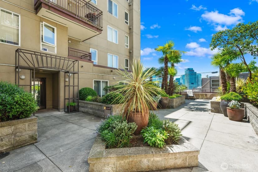 Property photo for 1711 E Olive Way #314, Seattle photo 17