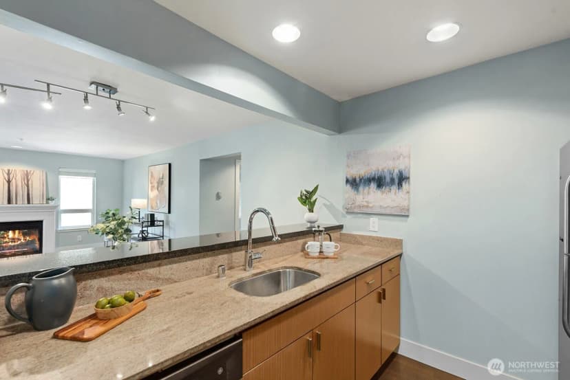 Property photo for 1711 E Olive Way #314, Seattle photo 9
