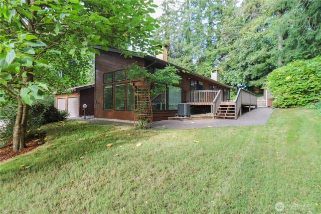Property photo for 502 Val Vista Drive, Montesano