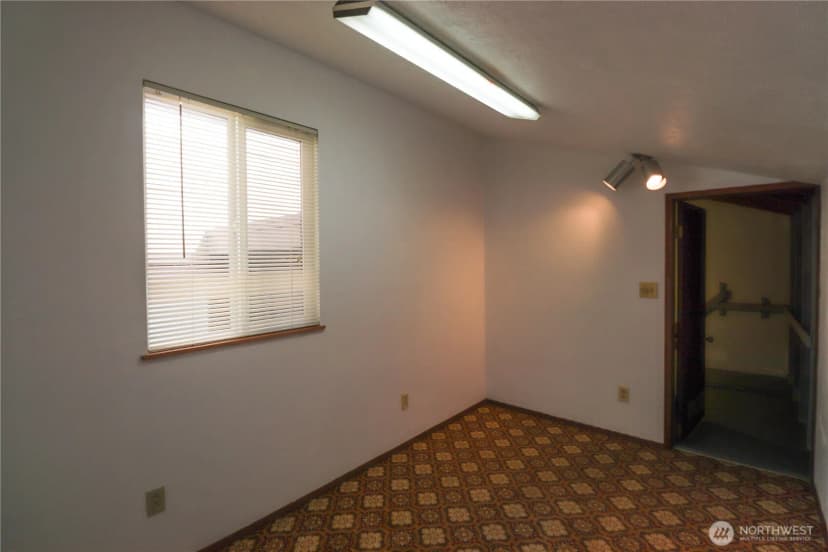Property photo for 502 Val Vista Drive, Montesano photo 31
