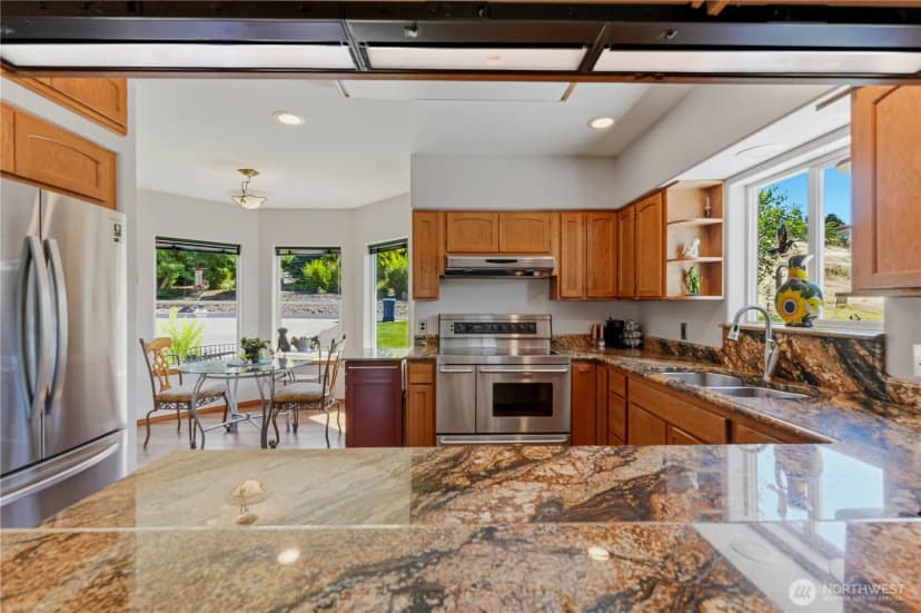 Property photo for 3870 Sunridge Ln, Wenatchee photo 8