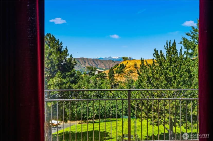 Property photo for 3870 Sunridge Ln, Wenatchee photo 36