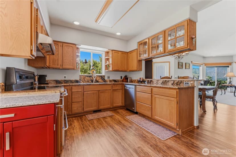 Property photo for 3870 Sunridge Ln, Wenatchee photo 7