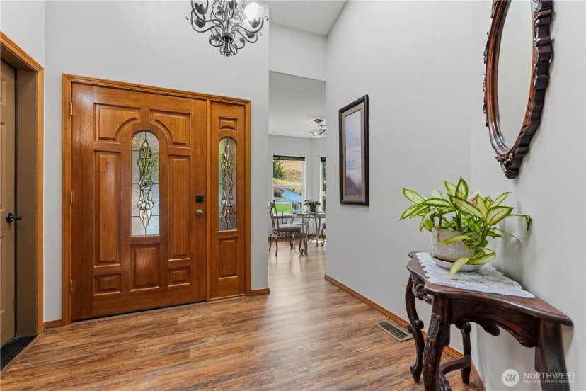 Property photo for 3870 Sunridge Ln, Wenatchee photo 5