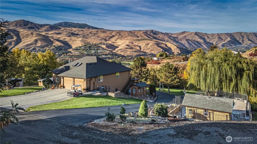 Property photo for 3870 Sunridge Ln, Wenatchee photo 37