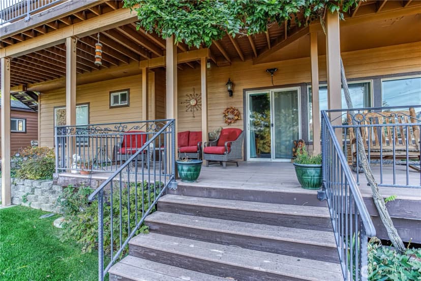 Property photo for 3870 Sunridge Ln, Wenatchee photo 4
