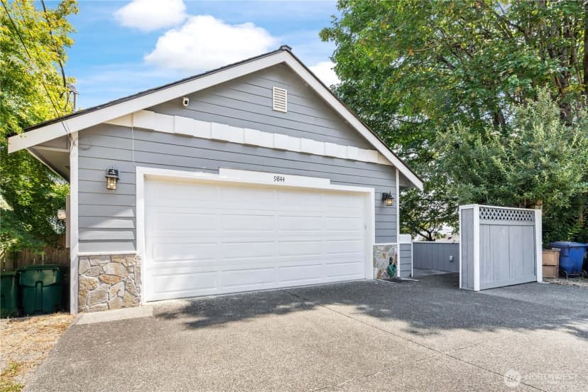 Property photo for 9844 Arrowsmith Avenue S, Seattle photo 38