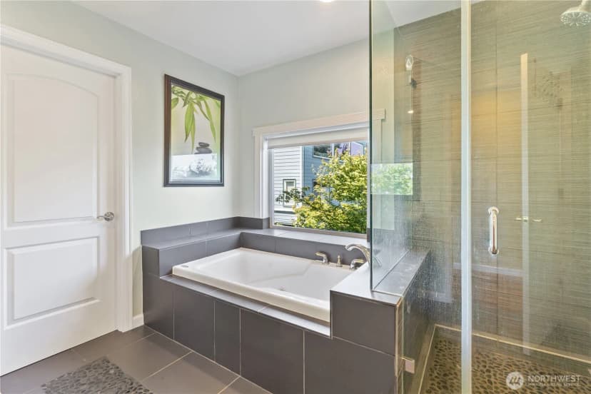 Property photo for 9844 Arrowsmith Avenue S, Seattle photo 32