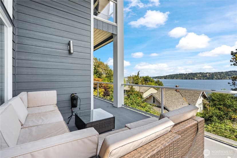 Property photo for 9844 Arrowsmith Avenue S, Seattle photo 6