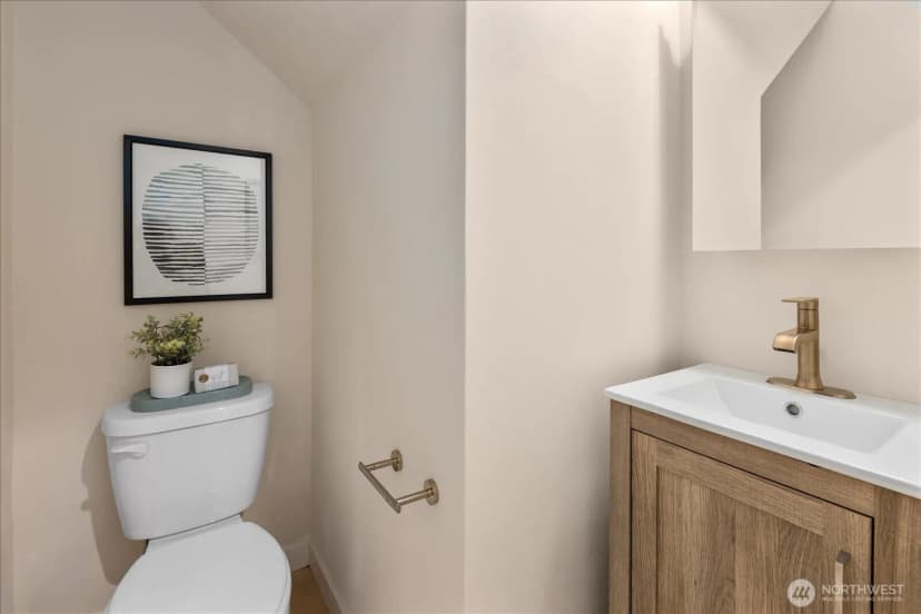 Property photo for 3706 Ne 137th Street, Seattle photo 10