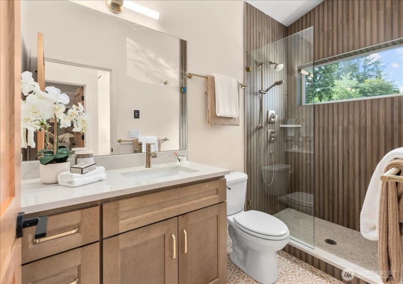 Property photo for 3706 Ne 137th Street, Seattle photo 14