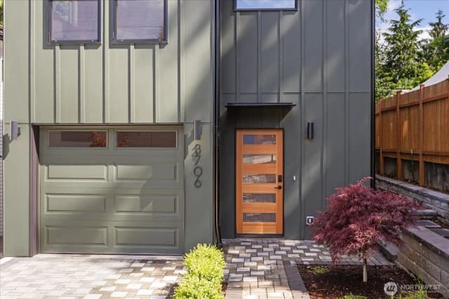 Property photo for 3706 Ne 137th Street, Seattle photo 2