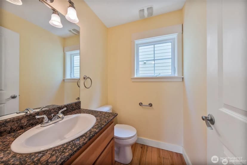 Property photo for 5033 12th Avenue Ne #b, Seattle photo 14