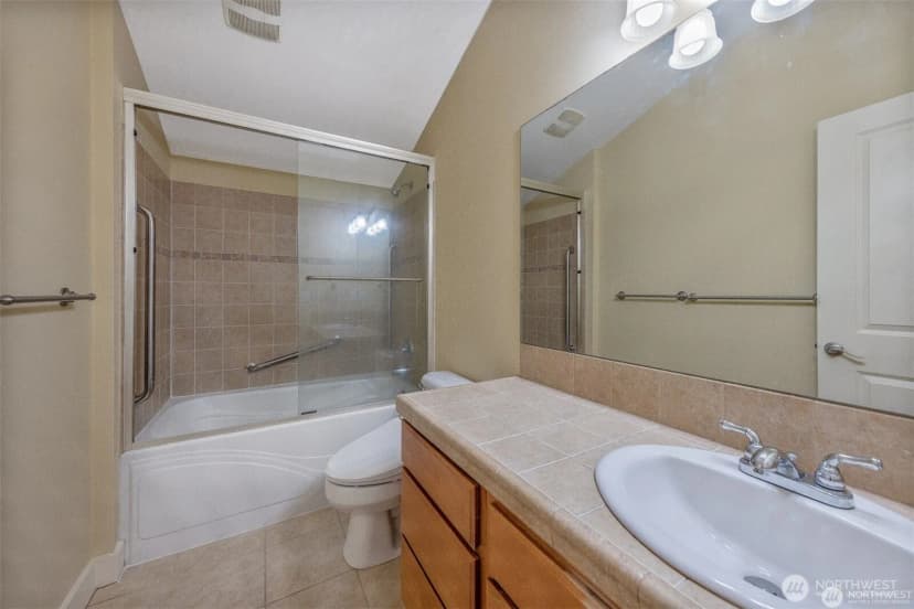 Property photo for 5033 12th Avenue Ne #b, Seattle photo 10