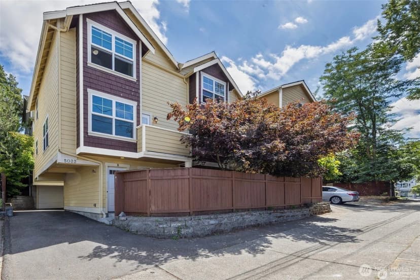 Property photo for 5033 12th Avenue Ne #b, Seattle