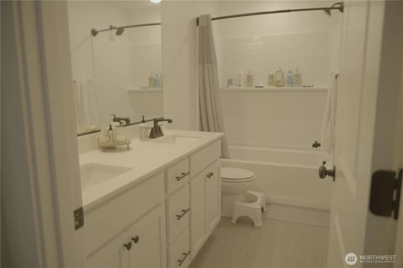 Property photo for 19232 Se 112th Pl Se, Kent photo 16
