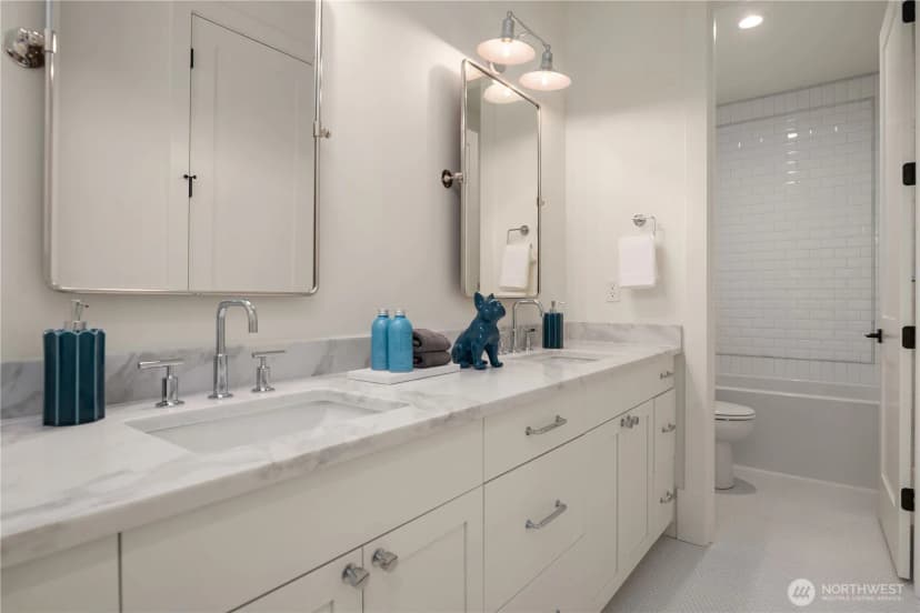 Property photo for 4024 85th Avenue Se, Mercer Island photo 26