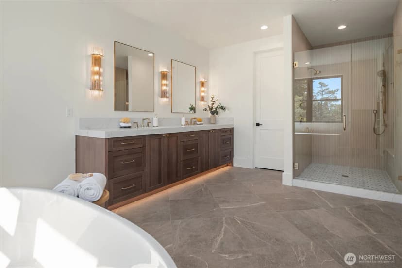Property photo for 4024 85th Avenue Se, Mercer Island photo 17