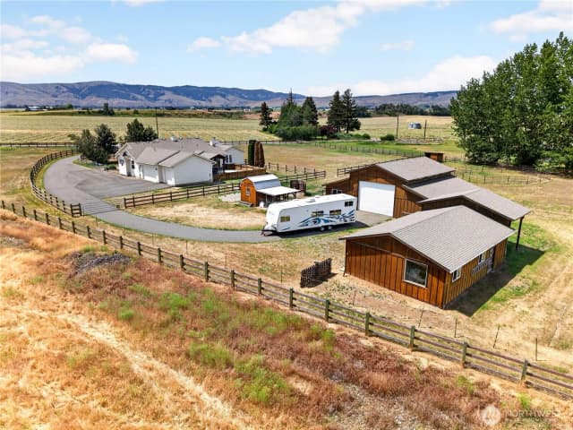 Property photo for 1551 S Thorp Highway, Ellensburg photo 2