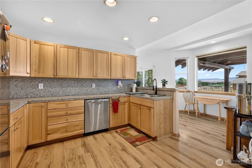 Property photo for 1551 S Thorp Highway, Ellensburg photo 9