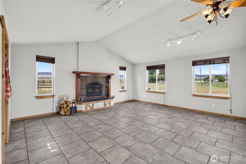 Property photo for 1551 S Thorp Highway, Ellensburg photo 8